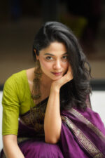 plum saree - Image 7